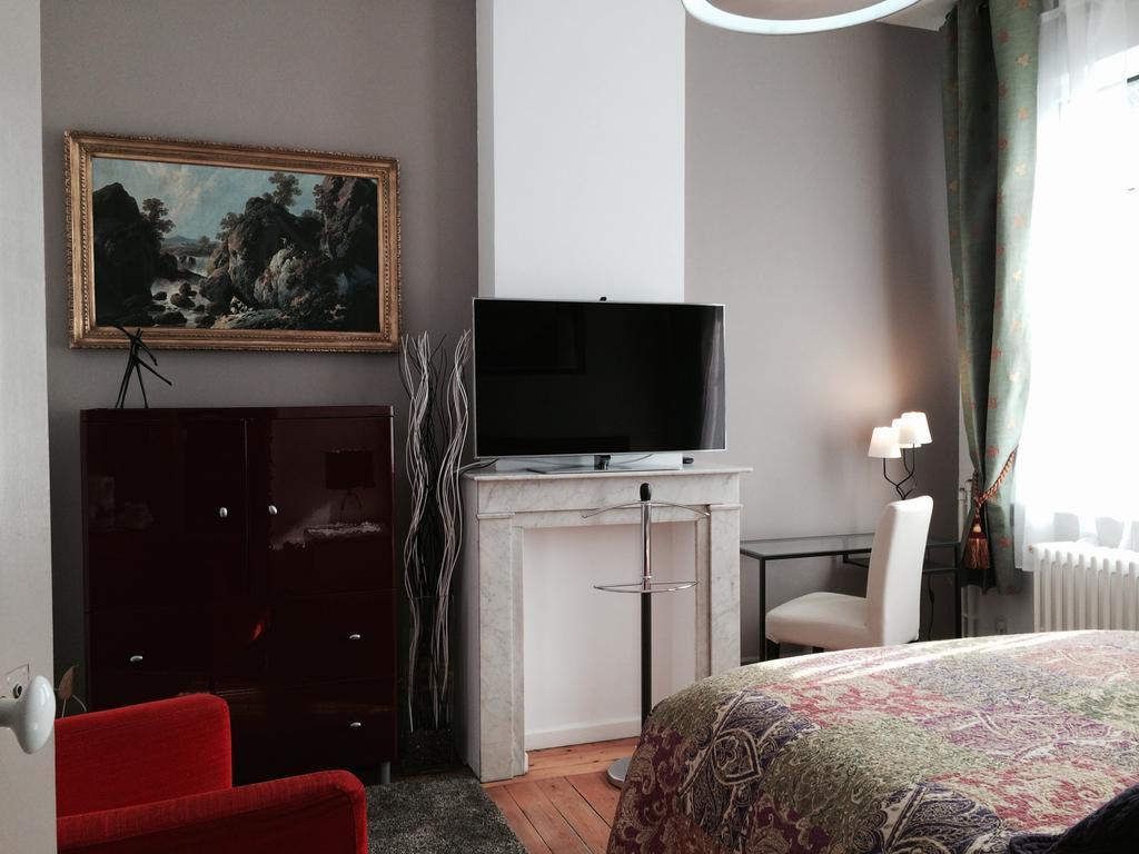 Chambres Et Table D'Hotes La Belle Lensoise Room photo